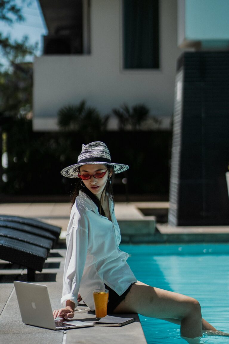 Late-Summer Style for Work and Weekend